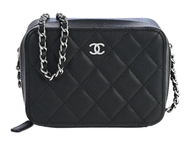 CHANEL, VÄSKA, Camera Bag, svart quiltat kaviarläder, silverfärgade beslag, 14x10x6 cm, hologrammärkt 31676378, år 2021, cert, dustbag. Very Good Condition.