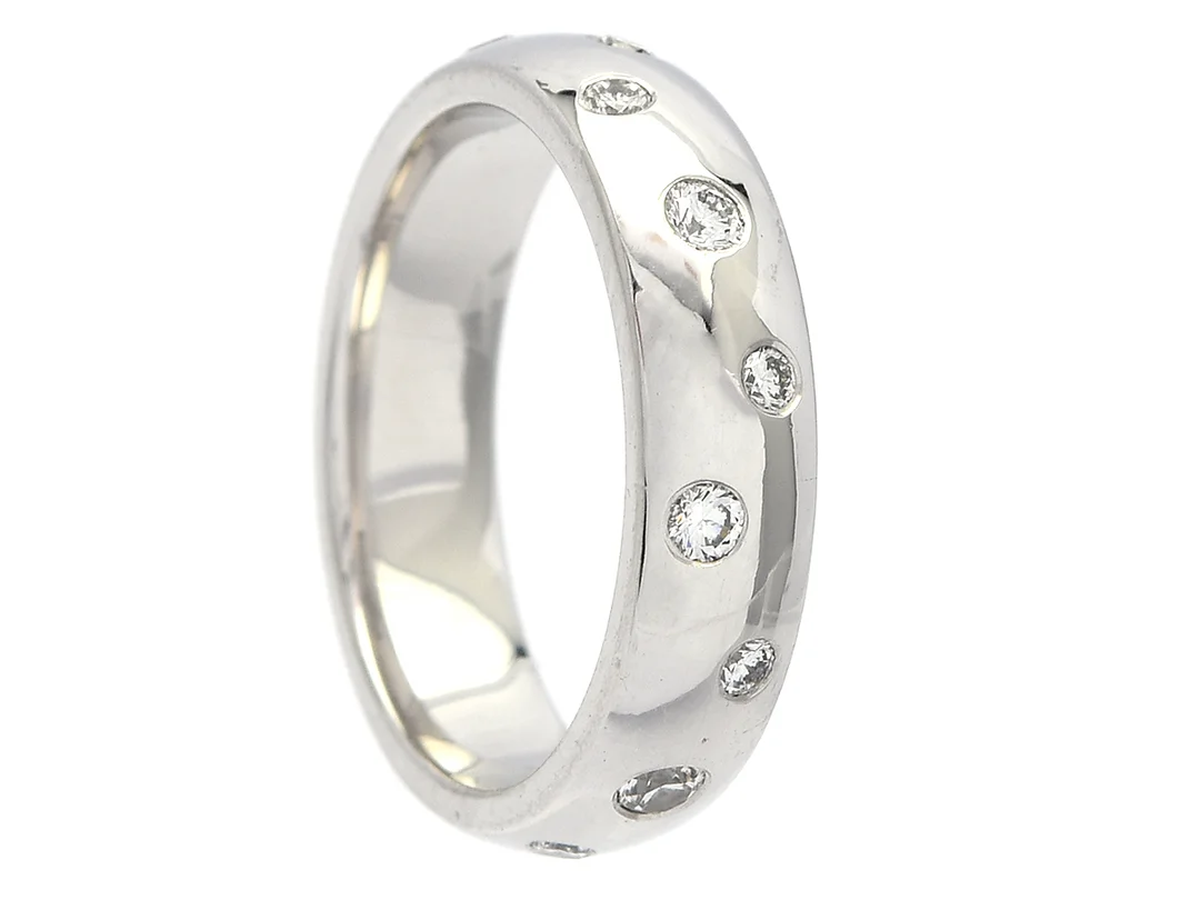 ENGELBERT, ring, 18K vitguld, briljantslipade diamanter ca 0,44 ctv, ca TW-TCr(G-I)/VS-P, Stockholm 2003, stl 16,25+ mm, vikt 7,0 g. — Smycken/Ring — Kaplans