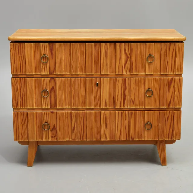 GÖRAN MALMVALL. Byrå, furu, Svensk Fur, 1940/50-tal.