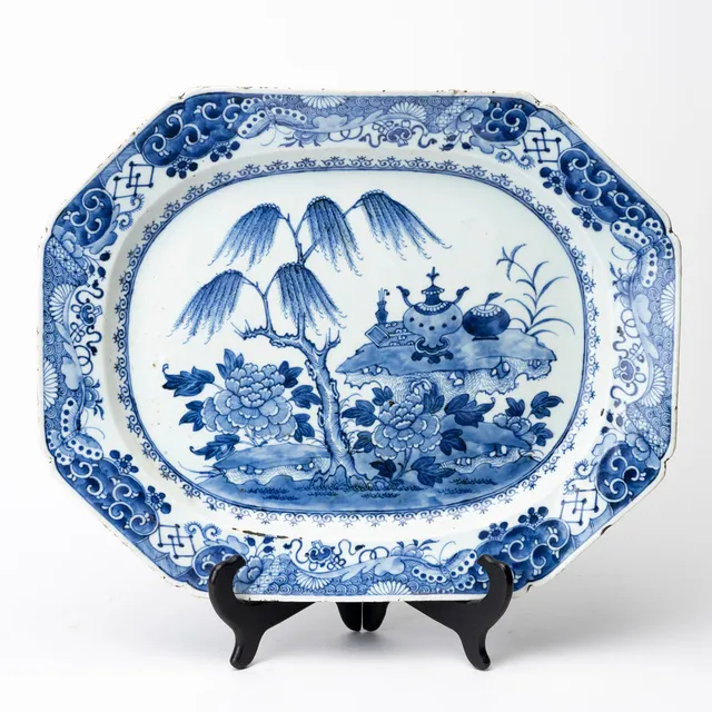 STEKFAT, porslin, Kina, Qianlong (1735-1796).