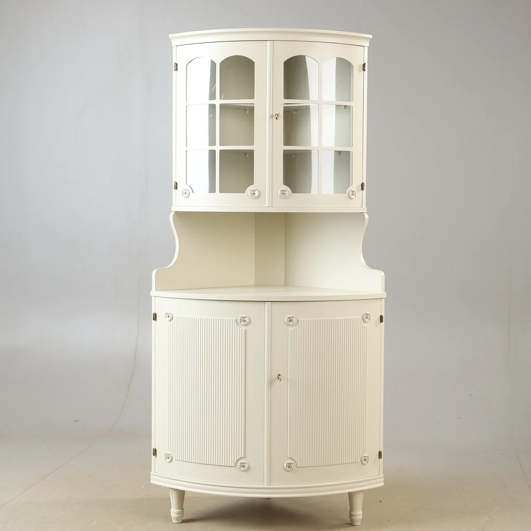 HÖRNSKÅP MED VITRINÖVERDEL, målat, gustaviansk stil. — Cupboards, Cabinets & Shelves — Helsingborgs Auktionskammare