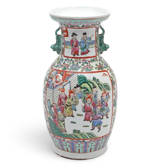 Jarrón chino en porcelana "familia rosa" de Cantón, de la segunda mitad del siglo XX.