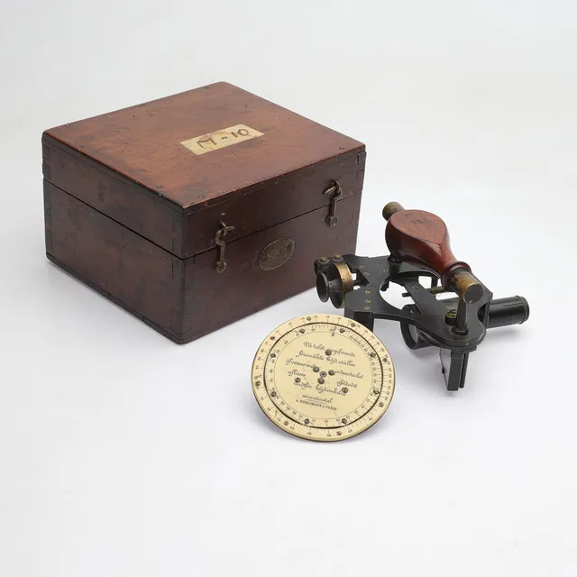 SEXTANT, i trälåda, trä och metall, A. Hurlimann, Paris, omkring 1900.