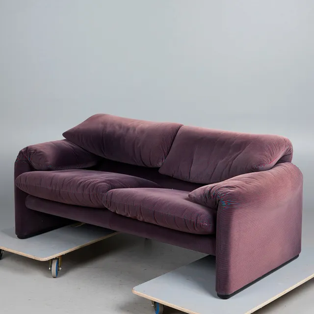 VICO MAGISTRETTI. Cassina, Sofa / Couch, Modell 'Maralunga', Stahl, Stoff, Kunststoff, Entwurf 1973, Italien.