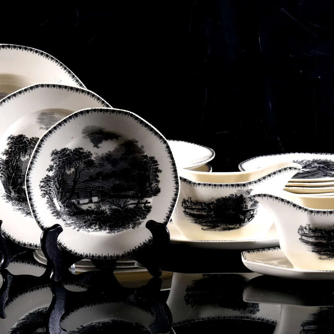 MATSERVISDELAR, 19 stycken, flintgods, flintgods, Boch Freres La Louviere,1920-tal, Beligen. — European — Halmstads Auktionskammare