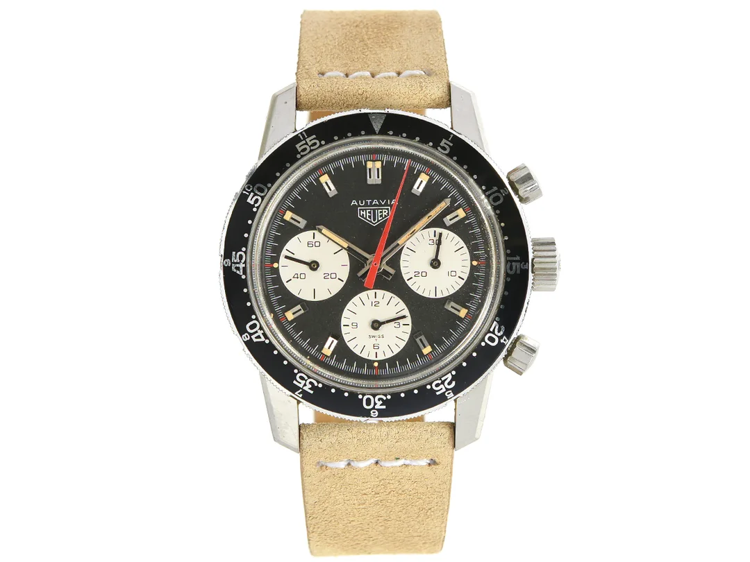HEUER, Autavia, s.k. "Compressor Case", "Mark II", Cal Valjoux 72, Serie nr. 146737, Ref nr. 2446 C, kronograf (defekt), herrur, 40,8 mm, stål, manuell, plexiglas, defekt, skadad bakboett (logga saknas), läderband, ca 1970. — Klockor/Heuer — Kaplans