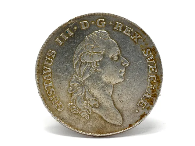 BROSCH, silver, gjord av Riksdaler från 1782, vikt 30,0 g.