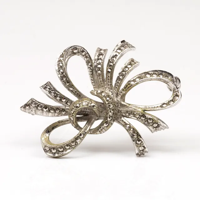 BROSCH, Silver, Markasiter.