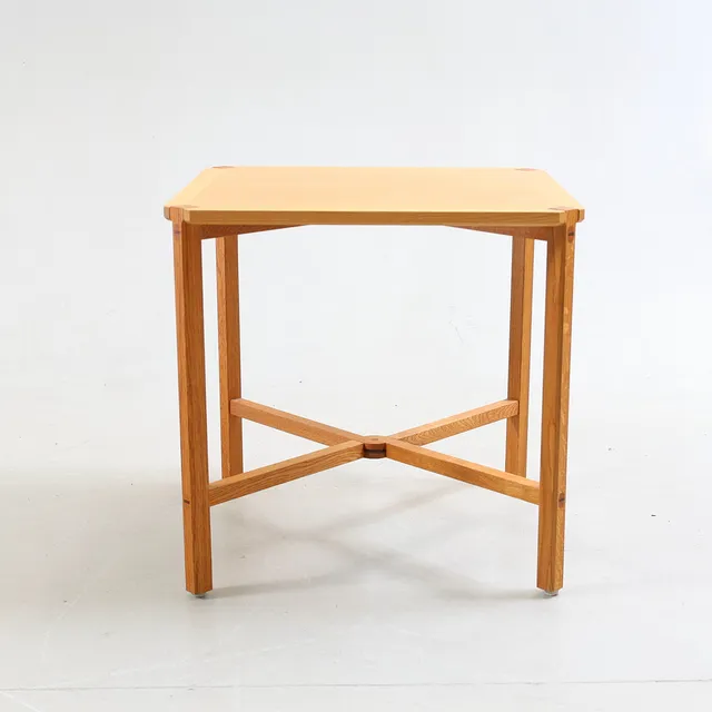 CHRISTINA FÜRST. Soffbord/Sidobord, Ek & bok, "Kaskad", Karl Andersson & Söner, 1990-tal.