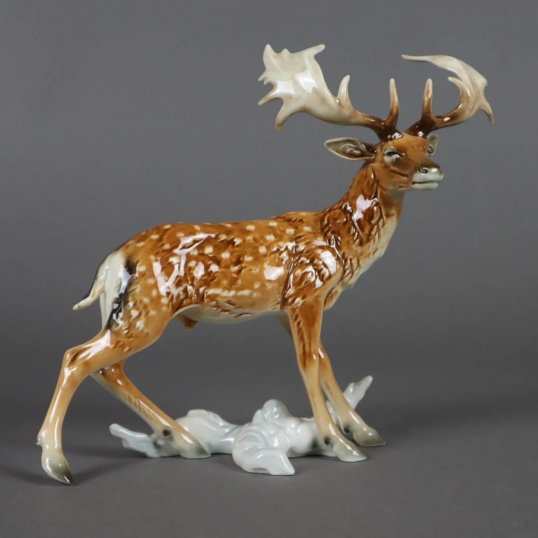 - TIERPLASTIK "Damhirsch/Fallow Deer/Daim" - GOEBEL, PORZELLAN. — European — Auktionshaus Blank