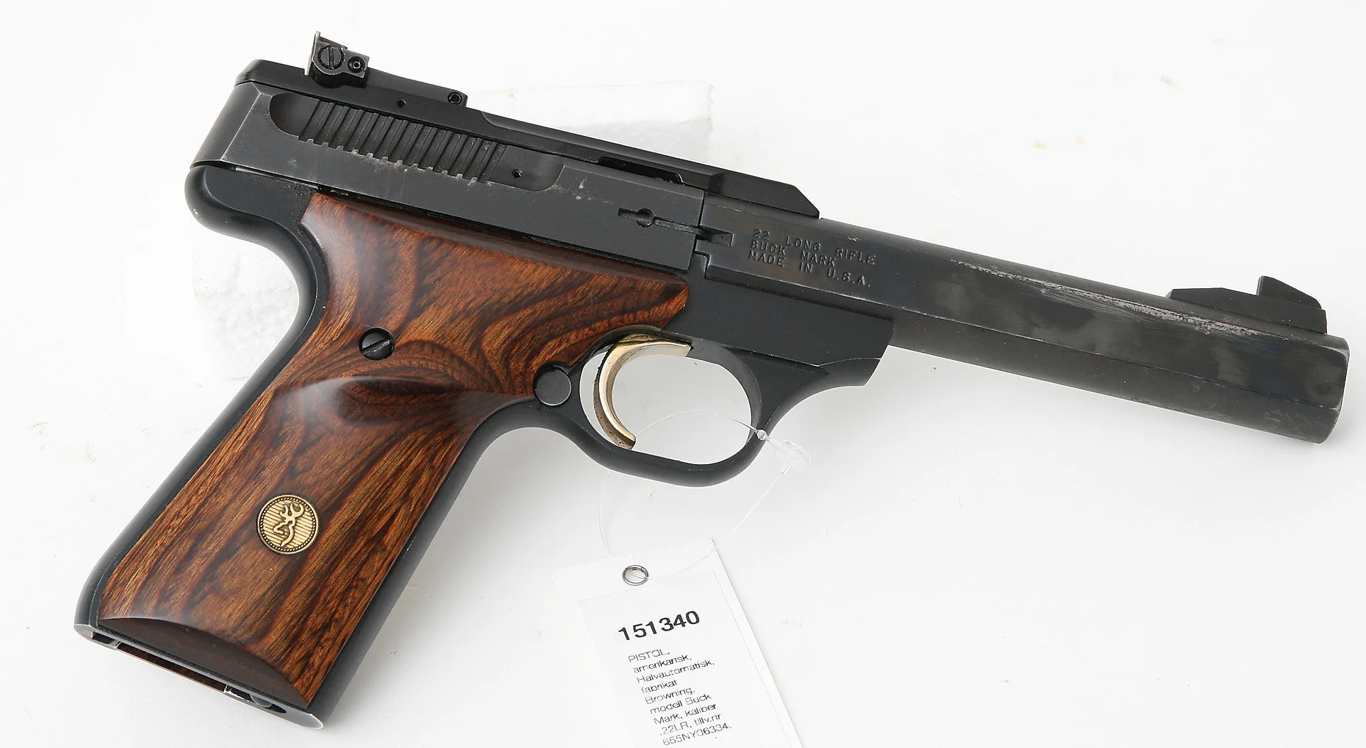 (235) PISTOL, amerikansk, Halvautomatisk, fabrikat Browning, modell Buck Mark, kaliber .22LR, tillv.nr 655NY06334. — Pistols — Mauritz Widforss
