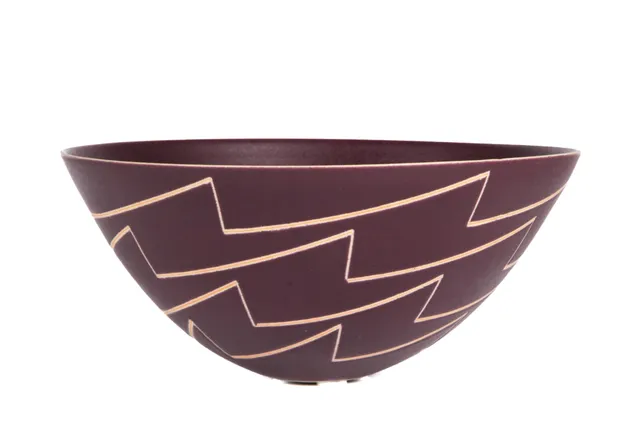 Vibeke Fischer. Glazed ceramic bowl with line decoration, 2011