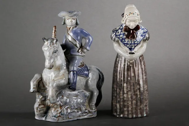 Gertrud Kudielka for L. Hjorth m.fl. To figurerer af glaseret lertøj (2)