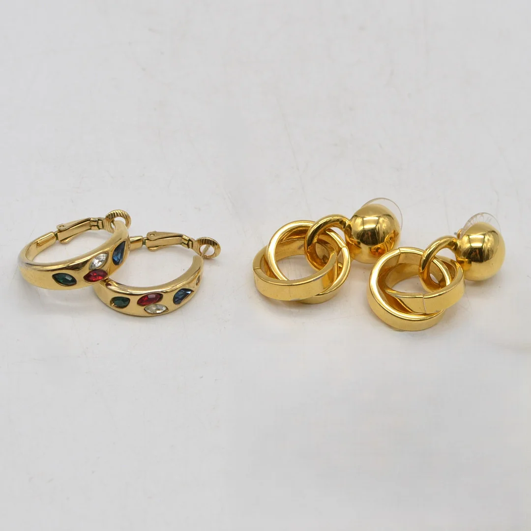 VINTAGE OHRRINGE IM KONVOLUT, ZWEI PAAR, VERGOLDET, UM 2000. — Earrings — Kunst- und Auktionshaus Kleinhenz