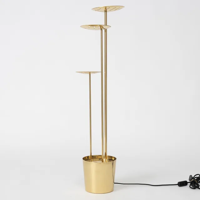 Harri Koskinen, golvlampa "Shadow 3", Firma Svenskt Tenn.