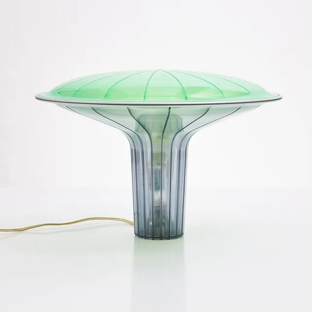 ROSS LOVEGROVE. "Agaricon", bordslampa, Luceplan, Italien. grön plast med aluminiumkant.