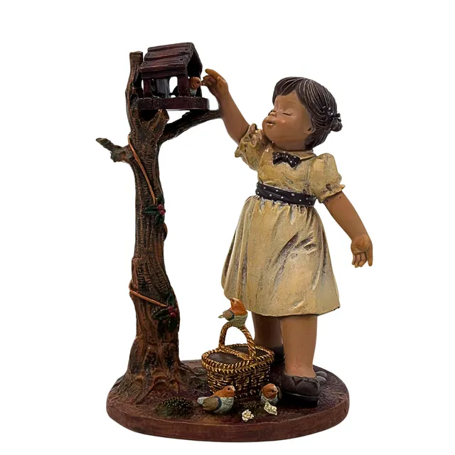 NADAL. LIMITIERTE PORZELLANFIGUR "MÄDCHEN MIT KLEINEN VÖGELN".