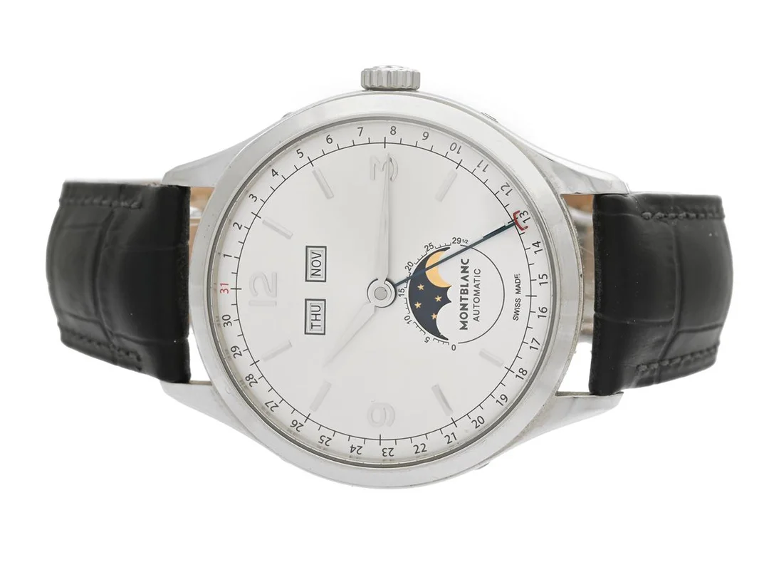 MONTBLANC, Heritage Chronometrie, Meisterstück, Perpetual Calendar, Cal 29.16 (SW 300-1), Serie nr. PLCF3WM42, Ref nr. 112538, Boett nr. 7350, herrur, 40 mm, stål, automatisk, safirglas, dag, datum, månad, månfas, glasbaksida, läderband, viklås, cert, januari 2019, box, ytterkartong. — Klockor/Montblanc — Kaplans