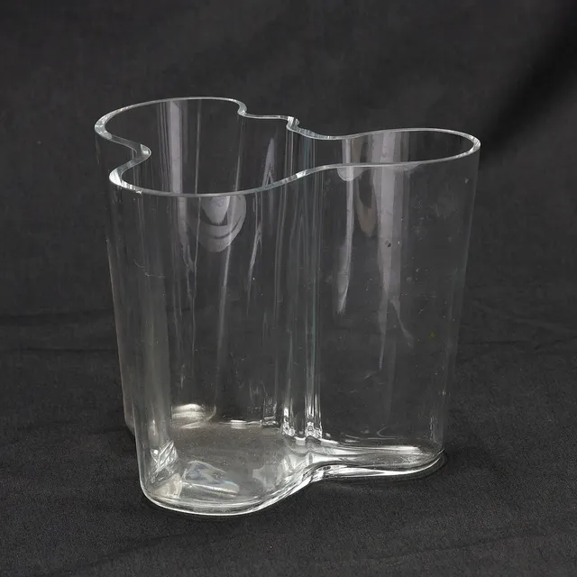 ALVAR AALTO. Vas, glas, "Savoy", Iittala, Finland.