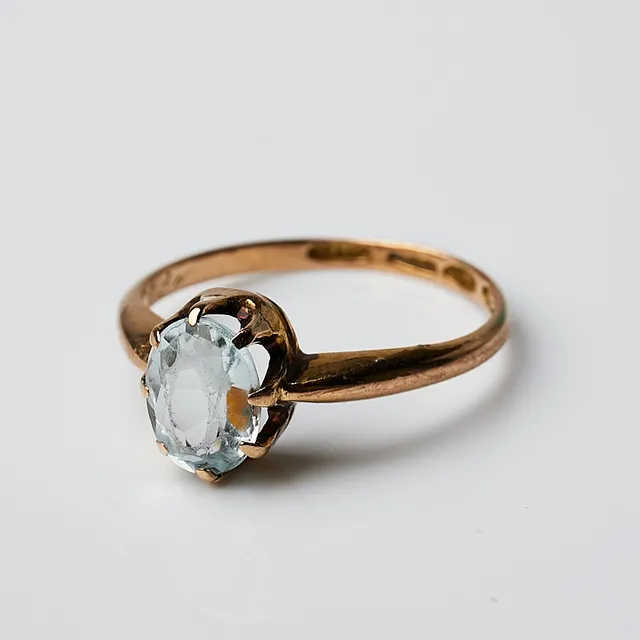 RING, 18k guld, slipat glas, finska stämplar.