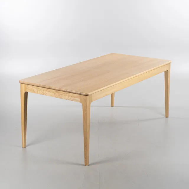 MARTINA ELGEMARK. Matbord, "Höllviken", för Mavis, med 1 beige iläggsskiva, samtida.