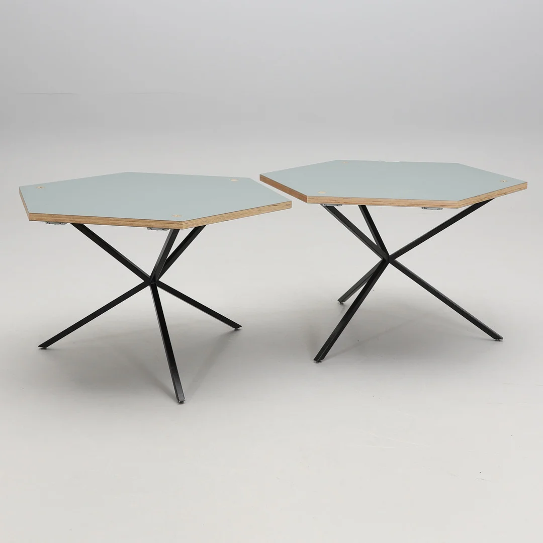 PER SÖDERBERG. CAFÉBORD/MATBORD, "NEB Hexagon", ett par, NoEarlyBirds, samtida. — Tables — Crafoord Auktioner Malmö