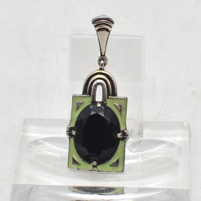 THEODOR FAHRNER. DESIGNERANHÄNGER AUS 935ER SILBER, EMAILLIERT, MIT GROSSEM STEIN, DEUTSCHLAND, UM 1920ER, MEISTERPUNZE.