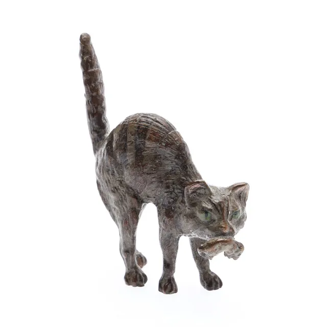 FRANZ BERGMAN (1861-1936) - AN AUSTRIAN COLD PAINTED BRONZE BRONZE MODEL OF A CAT WITH A RAT.