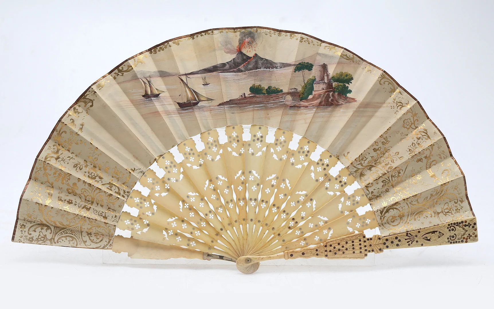 Louis Philippe fan with leaves in lithographed paper depicting an eruption of Vesuvius. — Vintage & Designer Fashion — Balclis