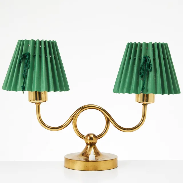 JOSEF FRANK. Bordslampa, modell 2483, Firma Svenskt Tenn.