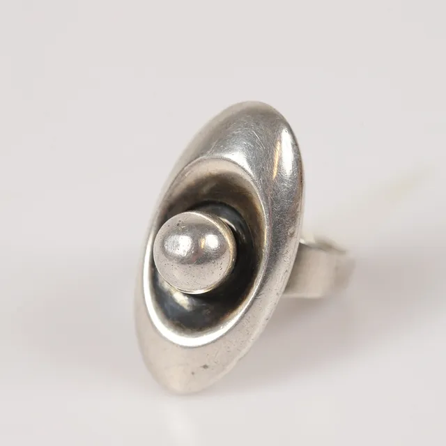 ERIK GRANIT. Ring, sterlingsilver, Helsingfors, 1967.