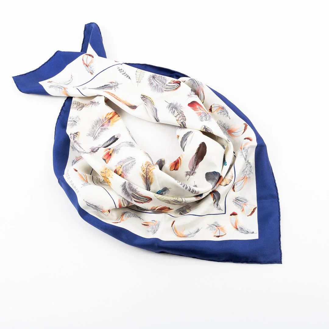 HERMÈS, scarf, siden, "Plumes", design Henri Linarès 1953. — Vintage & Designer Fashion — Stockholms Auktionsverk Helsingborg
