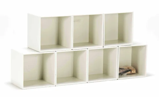 Peter J. Lassen (b. 1930): Seven Montana bookcases with hanging rails (7)