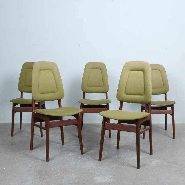 BRÖDERNA SÖRHEIM. Set aus 5 Stühlen / Esszimmerstühlen, Teak, Wolle, 1960er Jahre, Norwegen.