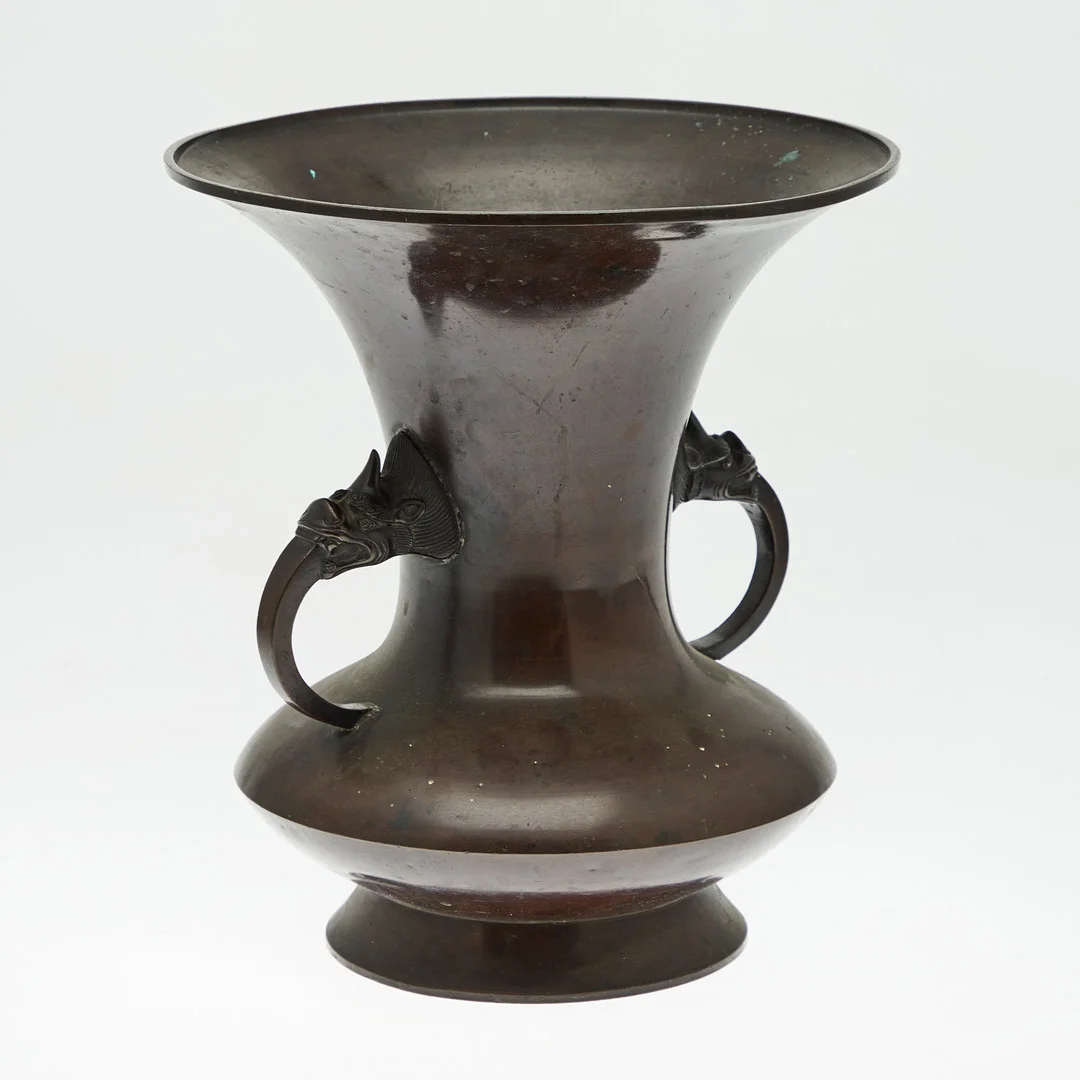 Vase / Ziervase, Bronze, Japan, 19. Jahrhundert. — Asiatica — Stockholms Auktionsverk Köln