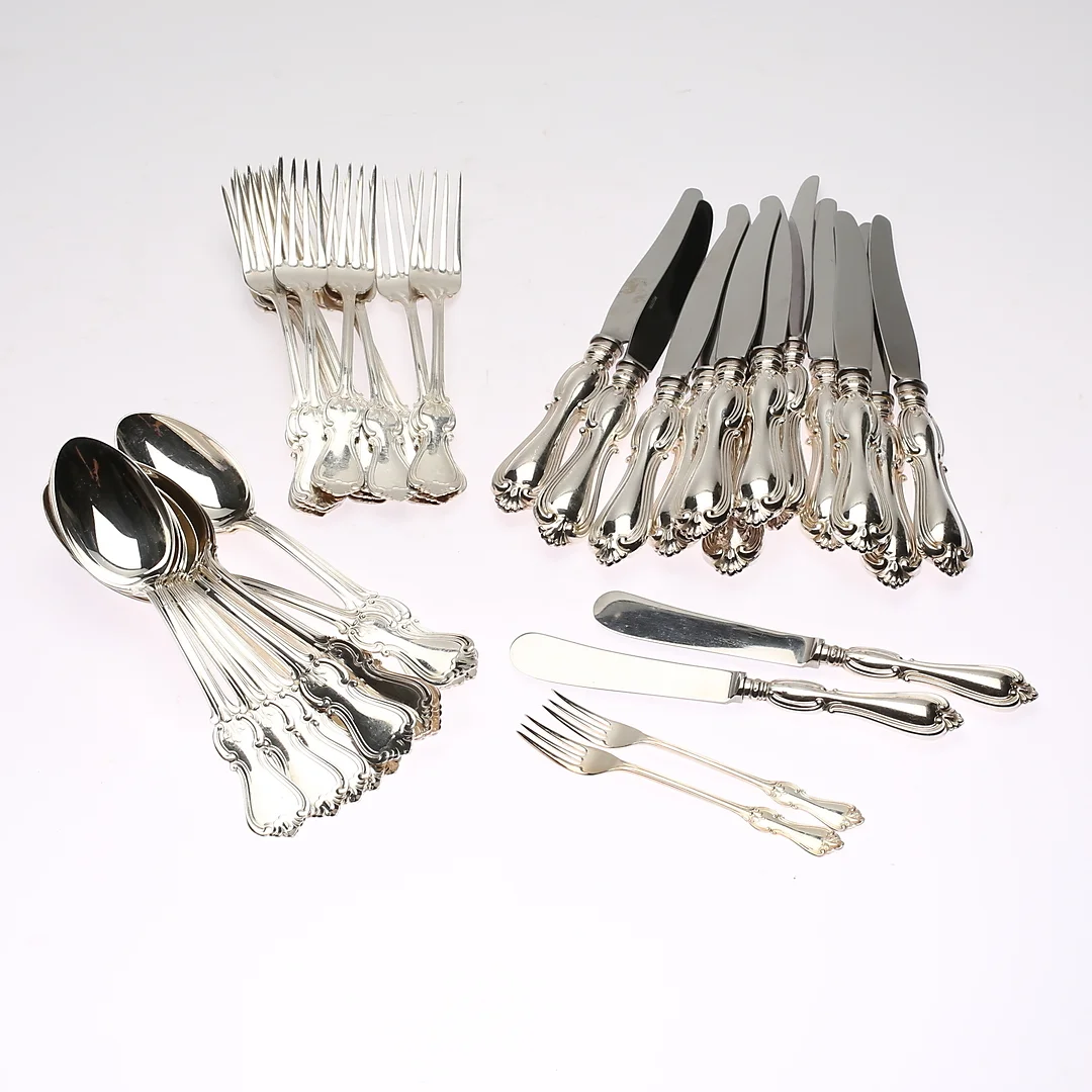 BESTICKUPPSÄTTNING, 39 delar, silver, "Olga", GAB, 1960-/70-tal. Total vikt inklusive stålblad ca 2007 g. — Silver — Gomér & Andersson Norrköping