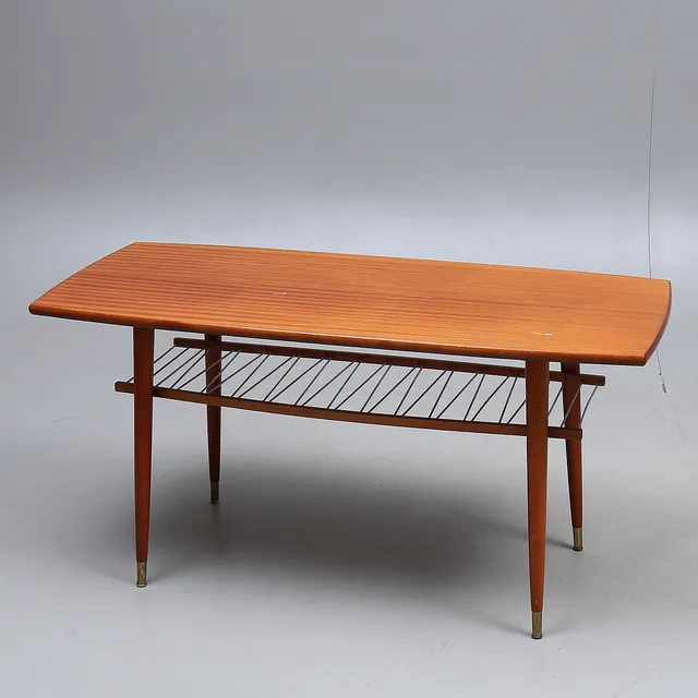 SOFFBORD med tidningshylla, teak, 1950/1960-tal.