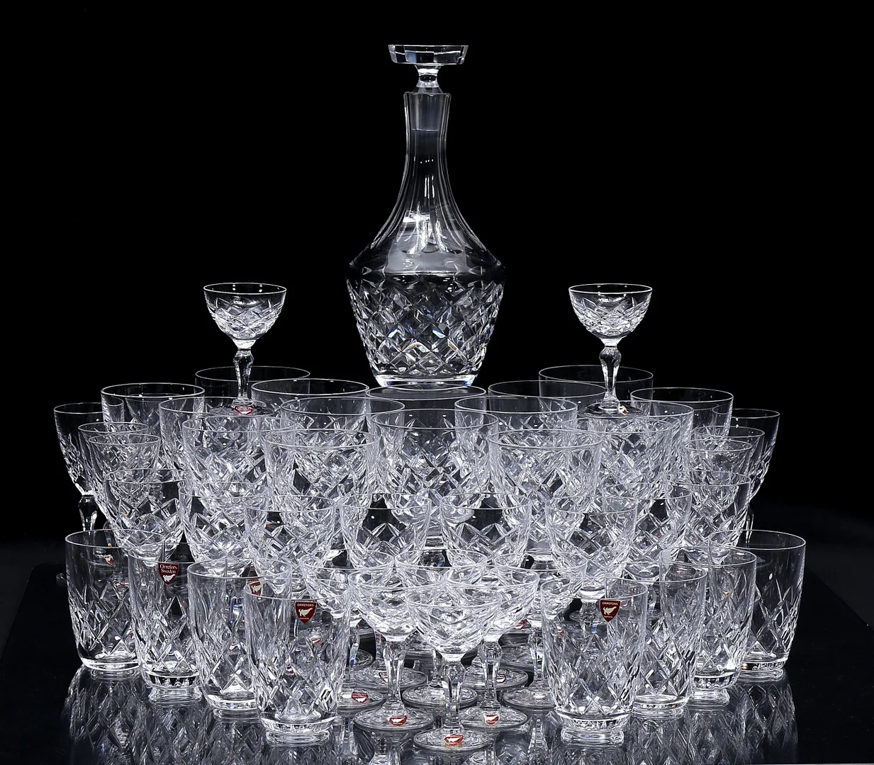 GUNNAR CYRÉN. Servisdelar, 49 st, glas, "Karolina", Orrefors. — Utility glass — Auktionshuset Thelin & Johansson