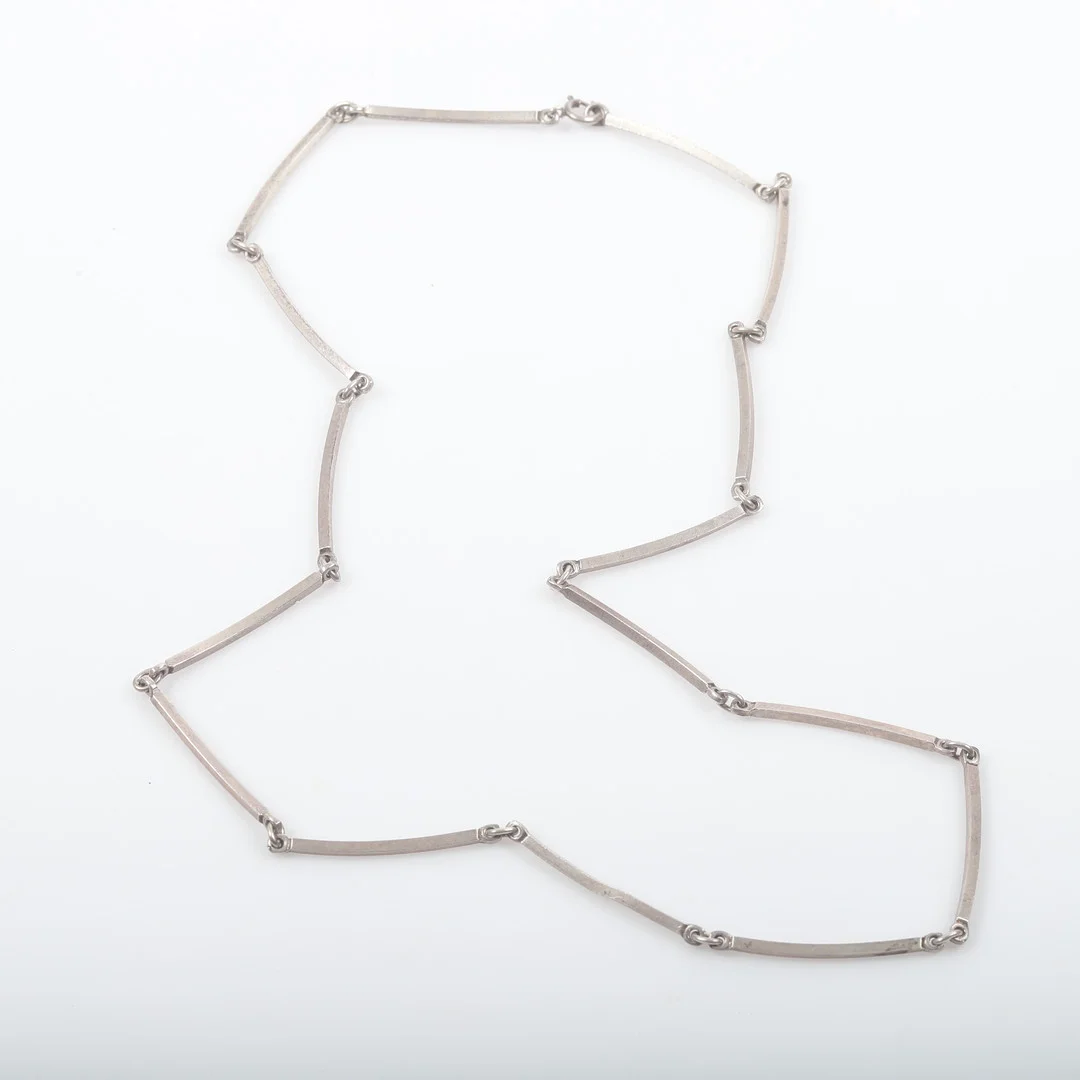 NIELS ERIK FROM. Collier, stavlänk, sterlingsilver, Danmark. — Necklace — Helsingborgs Auktionskammare