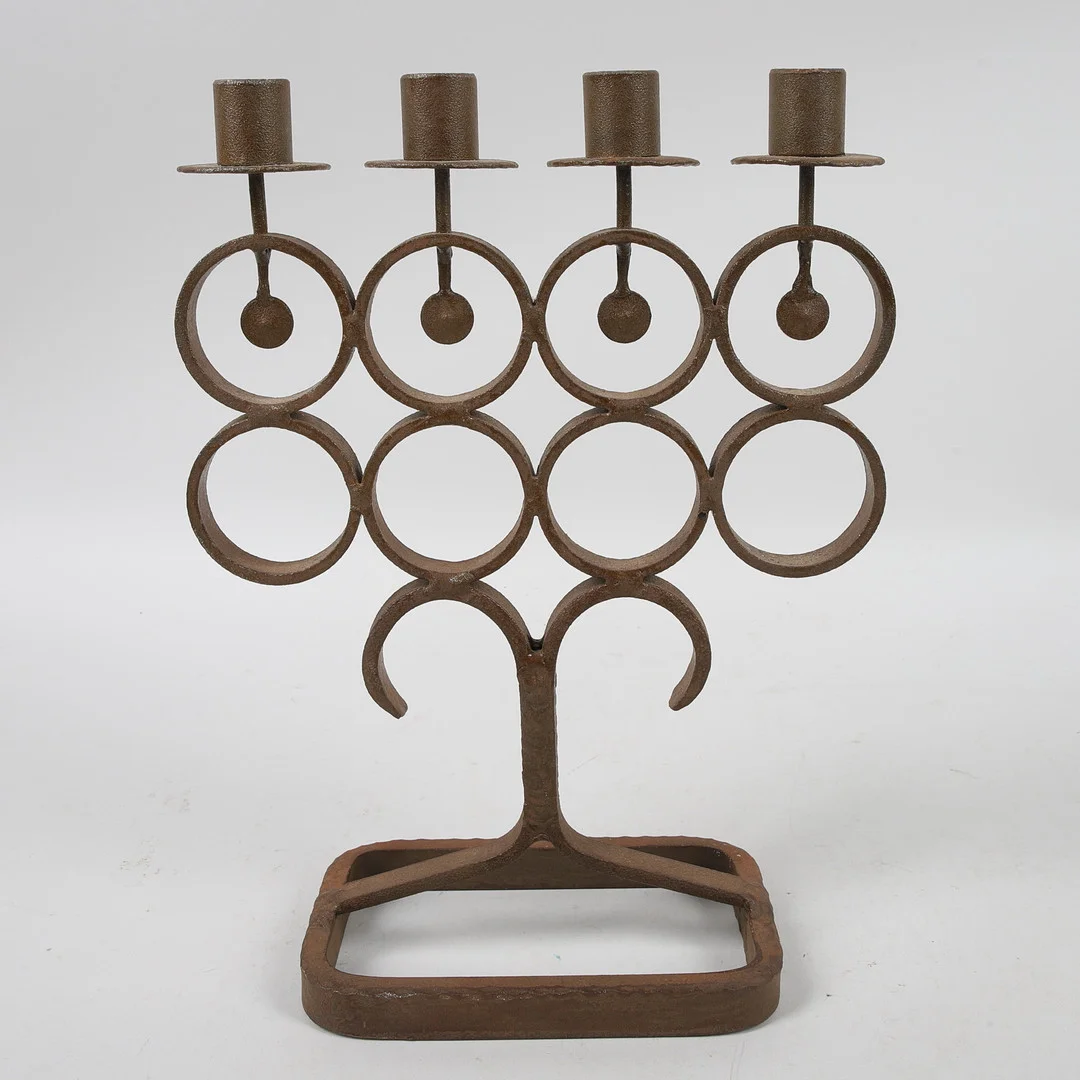 BERTIL VALLIEN. Kandelaber, gjutjärn, Boda Smide, 1960-/1970-tal. — Candlesticks — Ekenbergs Auktioner