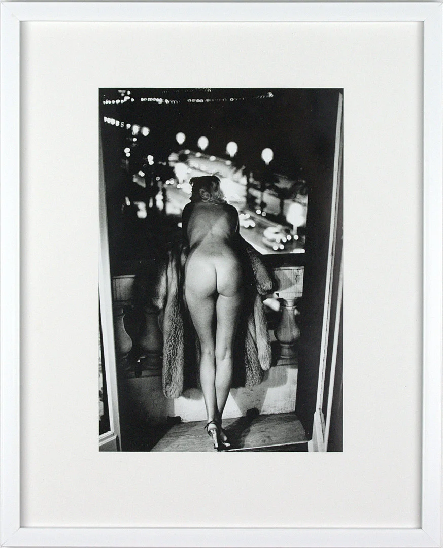 HELMUT NEWTON. Offsettryck, efter. "Winnie at the Negresco, Nice 1975". — Photography — Höganäs Auktionsverk
