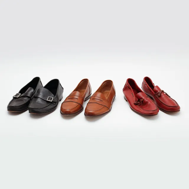 SKOR, Tre par, Loafer. Storlek 43.