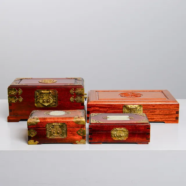 SMYCKESSKRIN, 4 st, Kina, 1900-talets andra del.