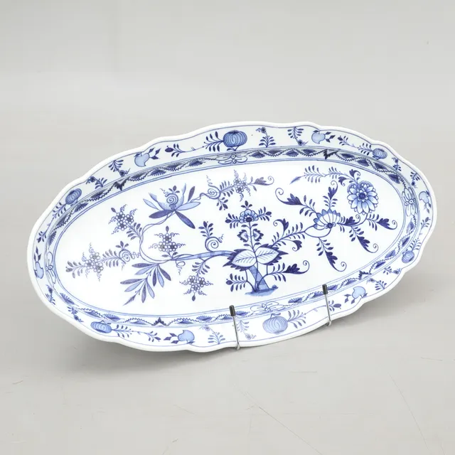 UPPLÄGGNINGSFAT Meissen, lökmönstret.