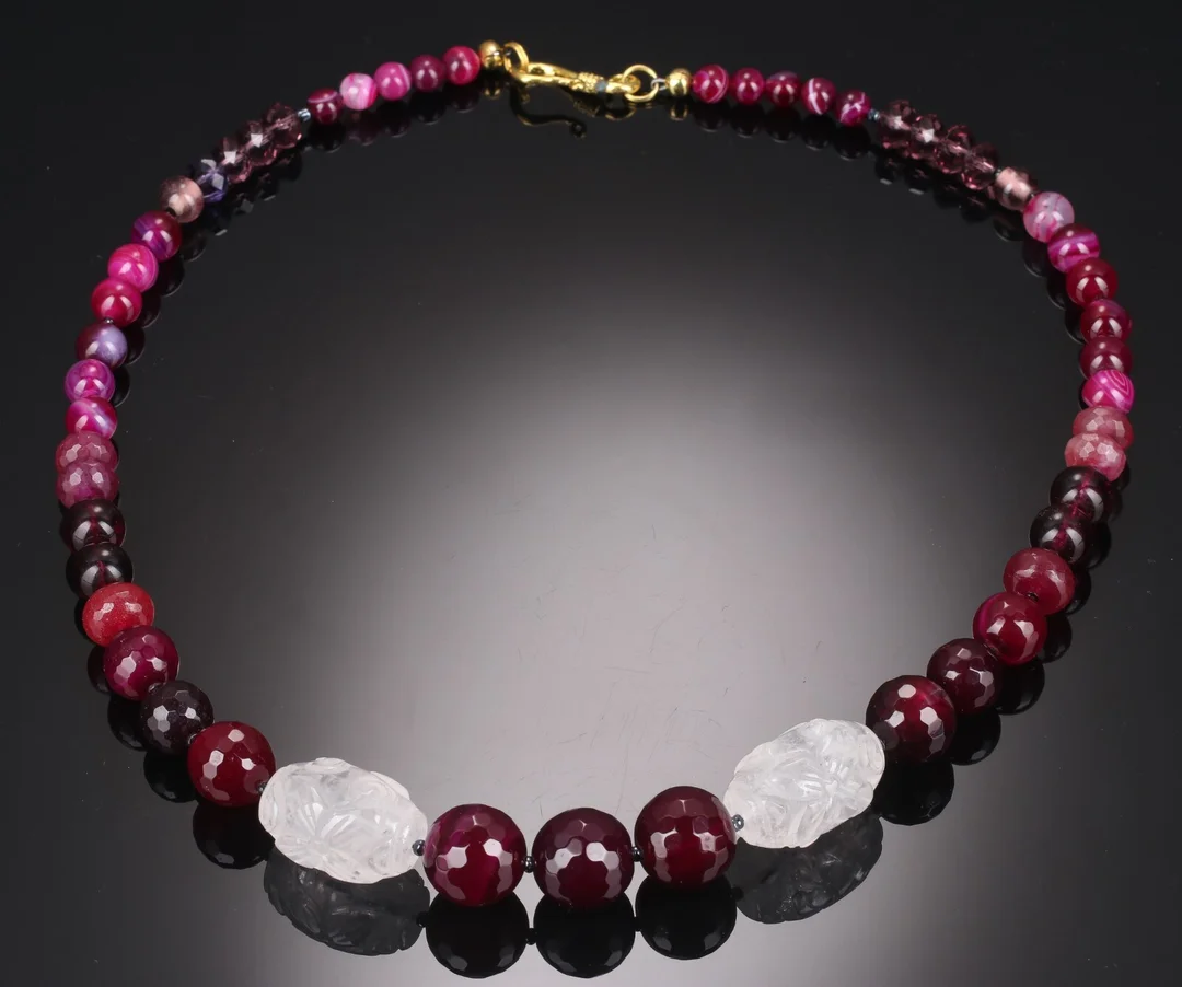 Halskæde med rød agat m.fl — Jewellery/Necklaces, pendants — Lauritz