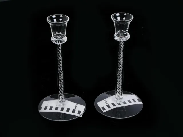 Johansfors ljusstakar 2st höjd:160mm Ø35mm i glas år ca: 1900-talets mitt