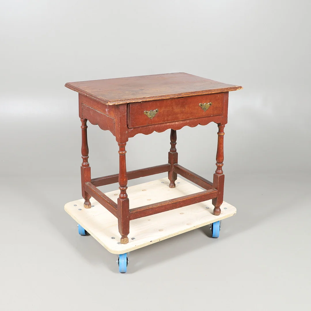 AN OAK SIDE TABLE. — Tables — Lawrences Auctioneers