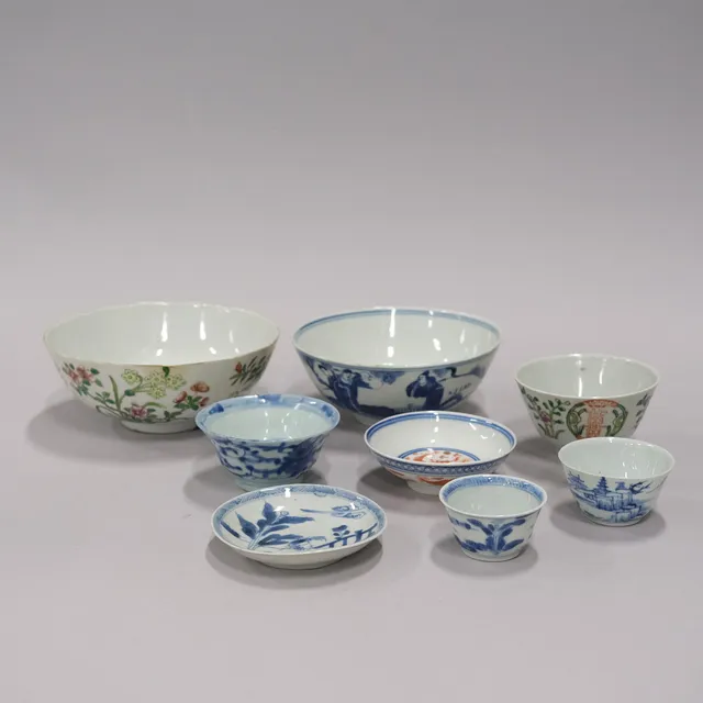 ÅTTA DELAR PORSLIN, KINA, 1800/1900-TAL.