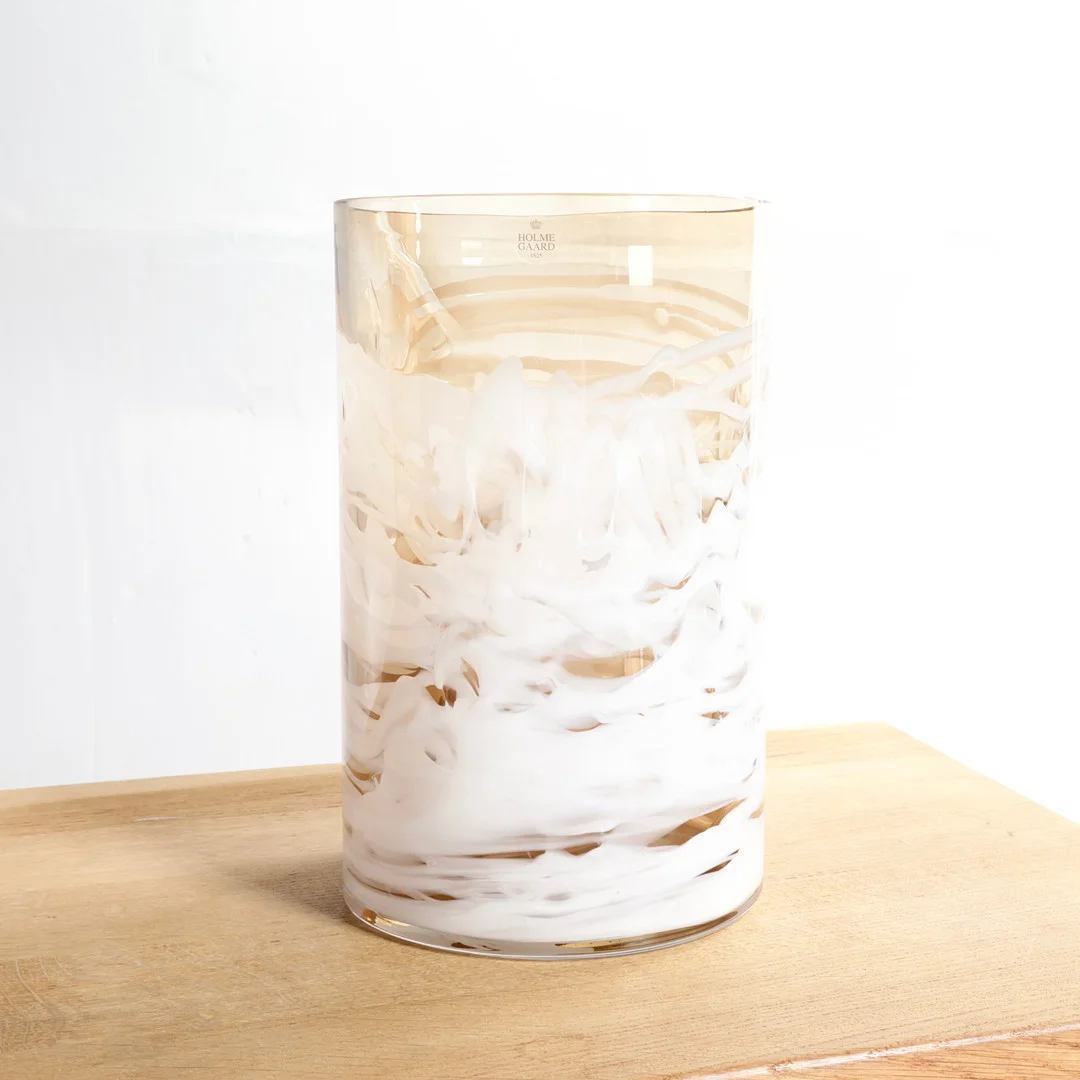 PETER SVARRER (F. 1957). Cylinderformet vase af røgfarvet glas, opal dekoration. Udført hos Holmegaard Glasværk, Danmark. — Art glass — Woxholt Auktioner