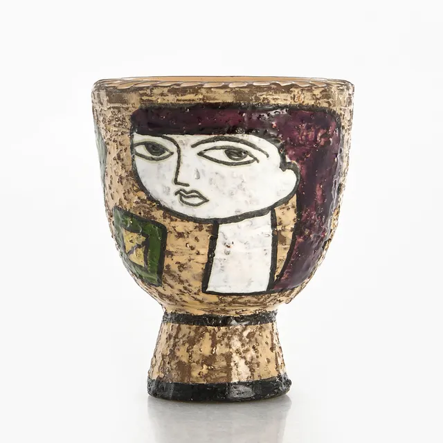 MARI SIMMULSON. Vas, chamotterat lergods, Upsala Ekeby, signerad, 1950/60-tal.